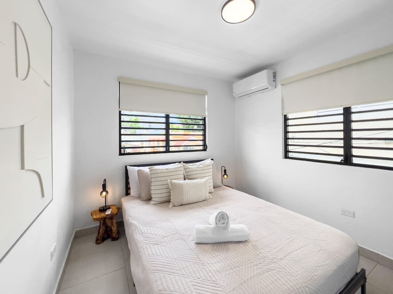 6 bedrooms, desk, free WiFi, bed sheets