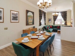 Dining - Flat 2 The Old Chapel (Whitby)