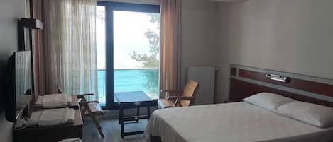 Economy Double Room, Partial Sea View