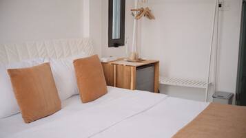 Single Room, Balcony, City View | Free WiFi