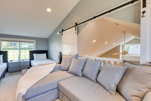 2 bedrooms, desk, free WiFi, bed sheets