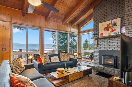 Panoramic Lake Views, Hot Tub, Game Room, Fire Pit | Lakeview Lodge by AvantStay