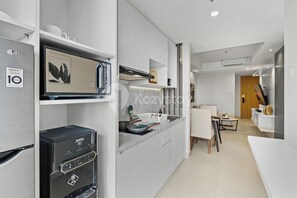 Căn hộ, 2 phòng ngủ, quang cảnh thành phố | Bếp riêng | Tủ lạnh, lò vi sóng, bếp nấu, dụng cụ nấu nướng/bát dĩa/dao nĩa