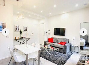 Living area - One bedroom flat Cannes Center Croisette Palais de Festivals close to the beach (Cannes)