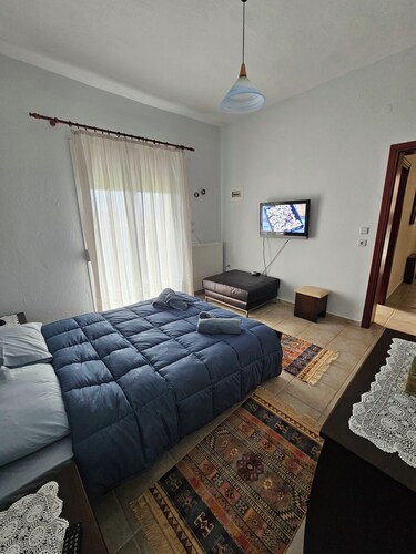 Paikos Townhouse, Hot Springsis a traditional two-storey residence of 220 sq.m.,