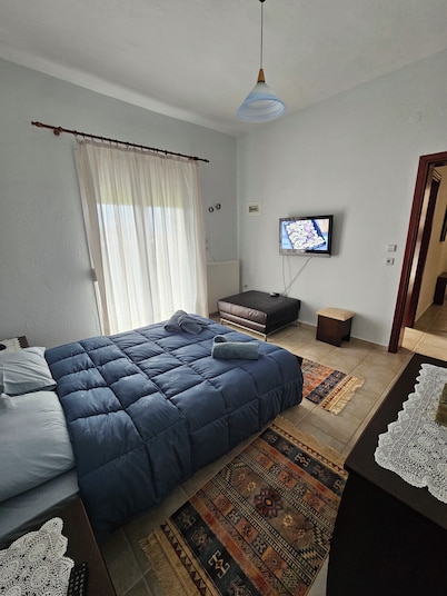 Paikos Townhouse, Hot Springsis a traditional two-storey residence of 220 sq.m.,