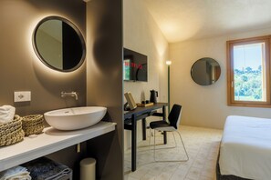 5 chambres, bureau, Wi-Fi, draps fournis