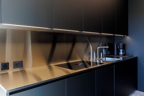 Fridge, oven, stovetop, dishwasher - Luxury Retreat - dream pool (Cingoli)