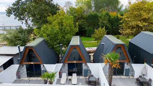 SAPANCA KIYI BUNGALOV