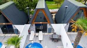 Comfort bungalow, privézwembad | Individueel gedecoreerd, individueel gemeubileerd, geluiddichte muren