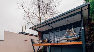 Småhus – deluxe, 1 dobbeltseng med sovesofa, utsikt mot innsjø | Lydisolert, wi-fi (inkludert) og sengetøy