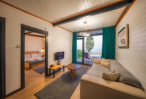 Deluxe Cottage, 1 Double Bed with Sofa bed, Lake View | Individually decorated, individually furnished, soundproofing, free WiFi