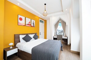 Standard Room, City View | Minibar, iron/ironing board, bed sheets - Xuân Mai Hotel (Da Lat)