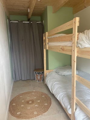 2 bedrooms, free WiFi