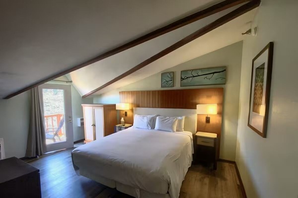 Unit with King size bed