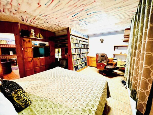 1 bedroom, iron/ironing board, Internet, bed sheets