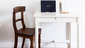Interior - A Cottage In Richmond (Richmond)