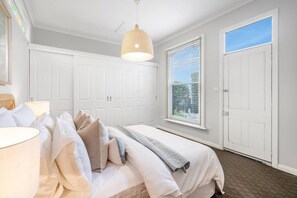 5 bedrooms, desk, iron/ironing board, travel cot