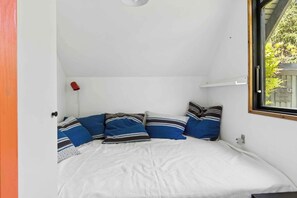 2 bedrooms, iron/ironing board