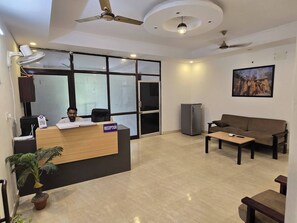 Apartment, 2 Bedrooms, Smoking, Balcony | Lobby - Cheerful Getaway in Heart of New Delhi (New Delhi)