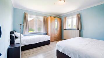 6 slaapkamers, een strijkplank/strijkijzer, gratis wifi