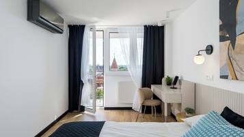 1 bedroom, individually decorated, individually furnished, desk