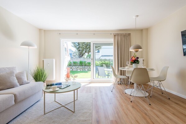 TV, stereo - Lornsen-Hof, App. 2 - Modern apartment on the ground floor with 2 rooms on approx. 50 m², (Sylt)