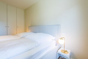 2 bedrooms, in-room safe, WiFi - Lornsen-Hof, App. 2 - Modern apartment on the ground floor with 2 rooms on approx. 50 m², (Sylt)