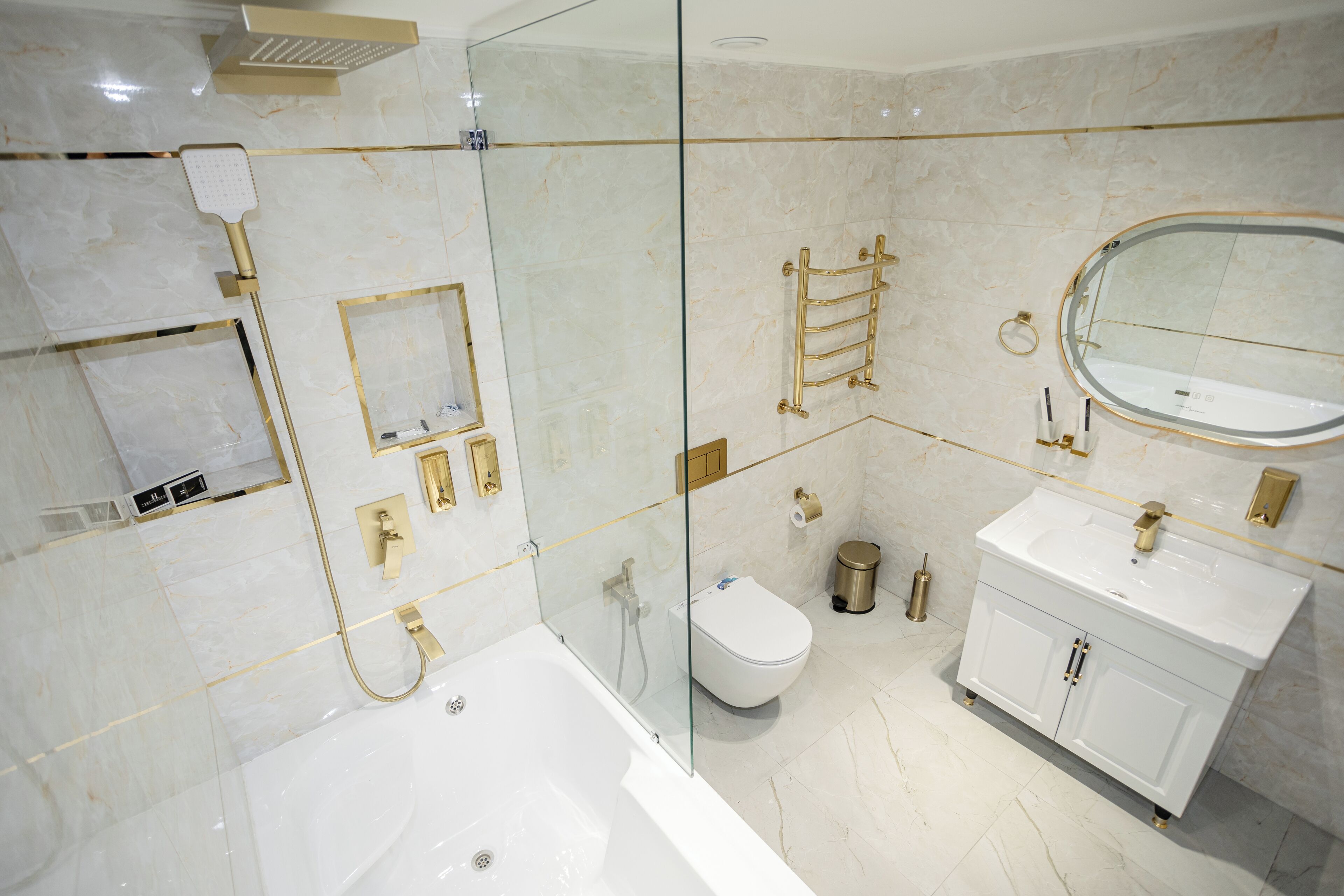 Photo - Astoria Plaza Hotel
