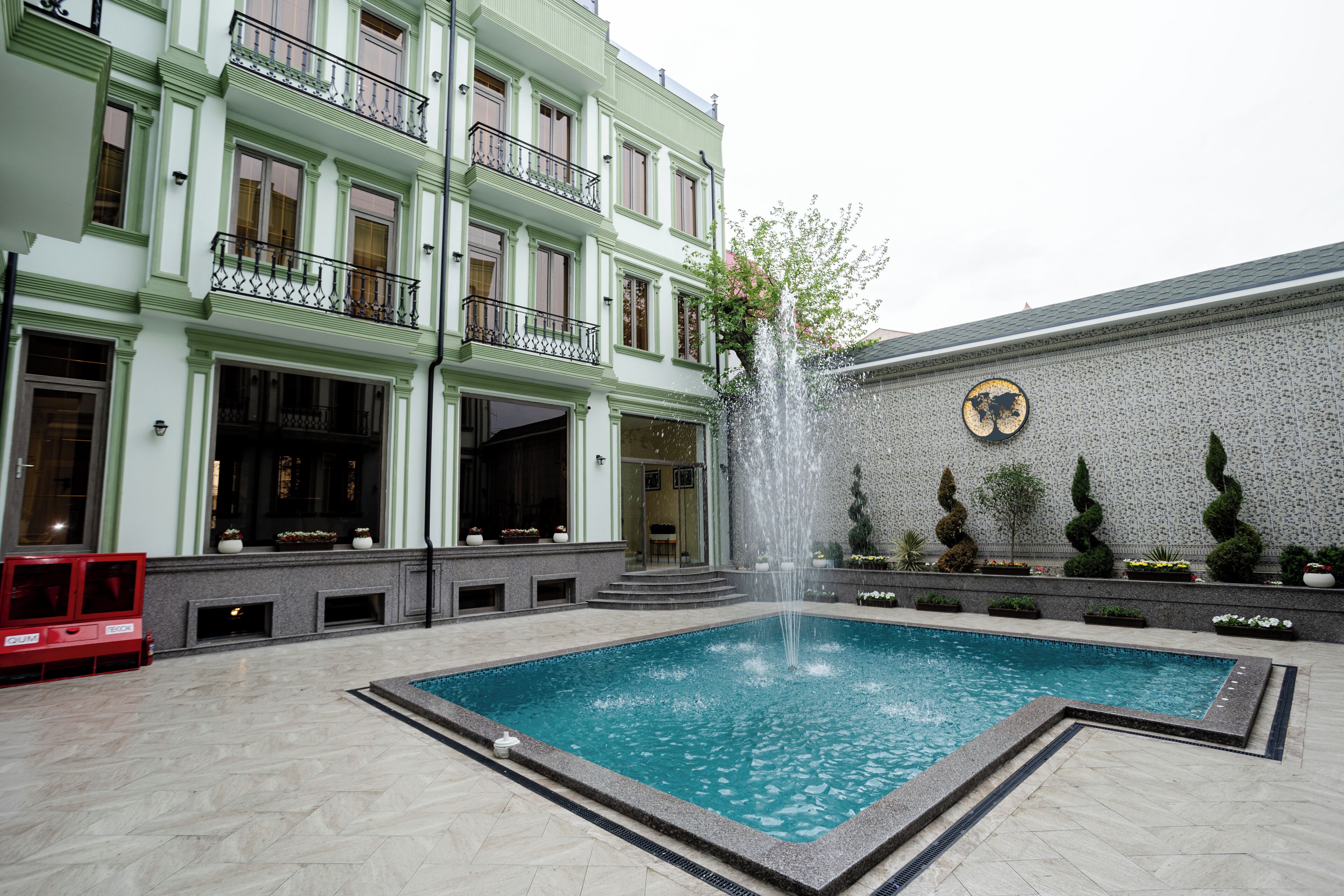 Photo - Astoria Plaza Hotel