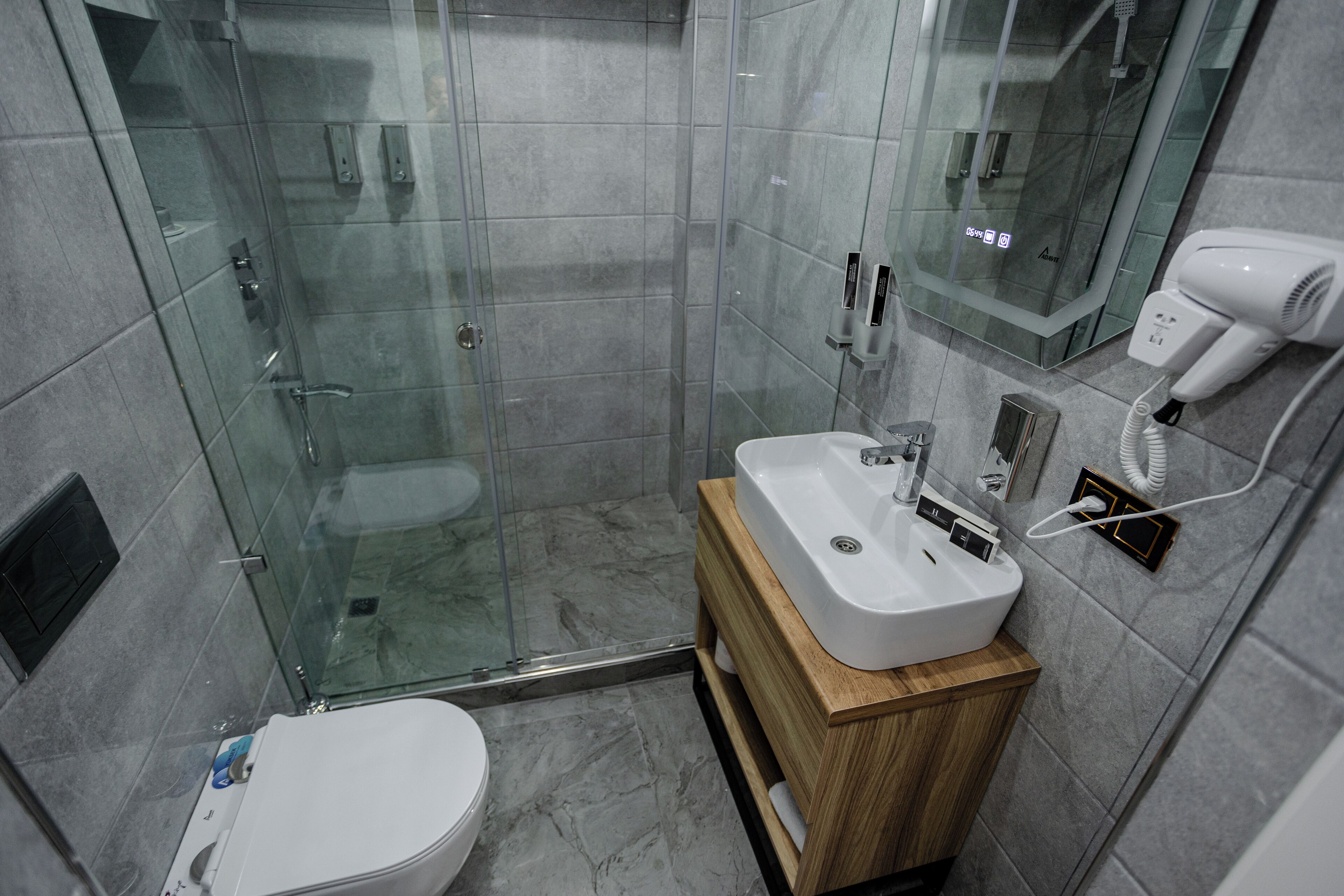 Photo - Astoria Plaza Hotel