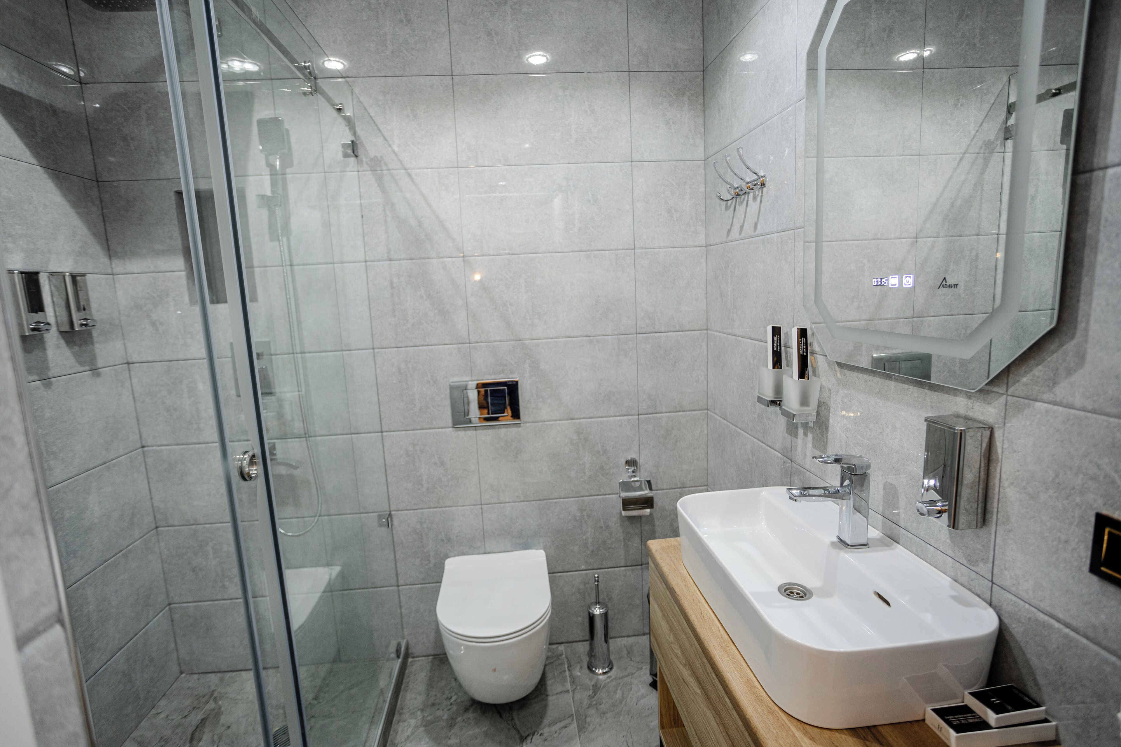 Photo - Astoria Plaza Hotel