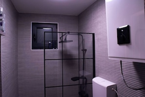 House, 1 Bedroom, Smoking, Terrace | Bathroom
