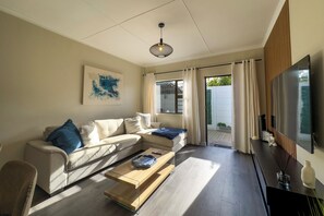 House, 2 Bedrooms, Accessible, Smoking | Living room