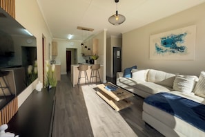 House, 2 Bedrooms, Accessible, Smoking | Living room