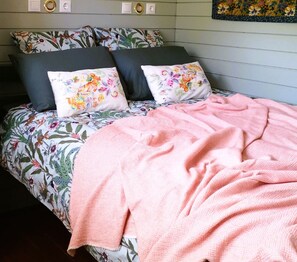 1 chambre, fer et planche à repasser, lit parapluie, Wi-Fi