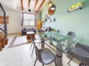 Apartamento, 2 habitaciones, accesible para personas con discapacidad, patio | Comedor