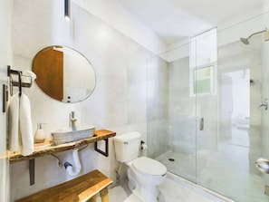 Apartment, 2 Bedrooms, Patio, City View | Bilik Mandi