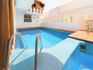 Apartemen, 2 kamar tidur, patio, pemandangan kota | Kolam renang | Kolam renang outdoor