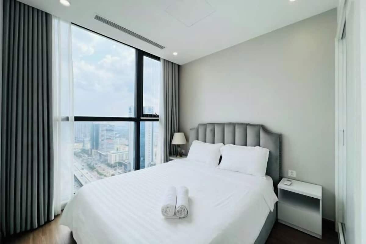 2 habitaciones, cortinas blackout y tabla de planchar con plancha