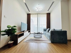 Appartamento, 2 camere da letto, balcone | Tende oscuranti, ferro/asse da stiro, Wi-Fi gratuito