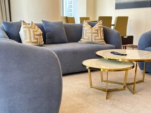 Appartement Premium, balcon, vue ville | Coin séjour