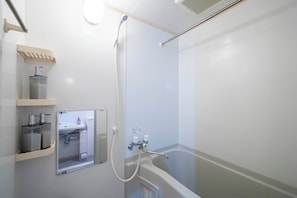 Combined shower/bathtub, free toiletries, hair dryer, slippers - PRALINE (Sapporo)
