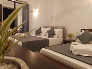 Deluxe Room, Balcony, Garden View | Iron/ironing board, free WiFi - COCO house (Galle)