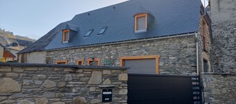 House sleeps 8 2 min from Saint Lary Soulan