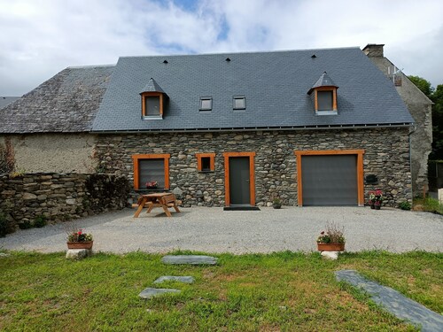 House sleeps 8 2 min from Saint Lary Soulan