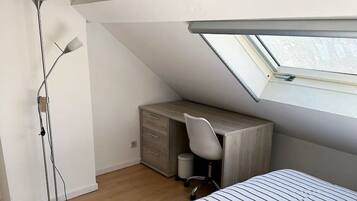 3 chambres, bureau, fer et planche à repasser, Wi-Fi gratuit