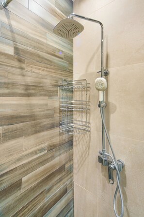 Exclusive Apartment, 3 Bedrooms, Non Smoking, Balcony | Bathroom | Shower, hair dryer, slippers, towels - Stay Inn on Aram street (Yerevan)