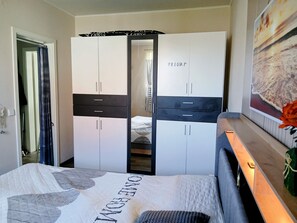 1 bedroom, iron/ironing board, free WiFi