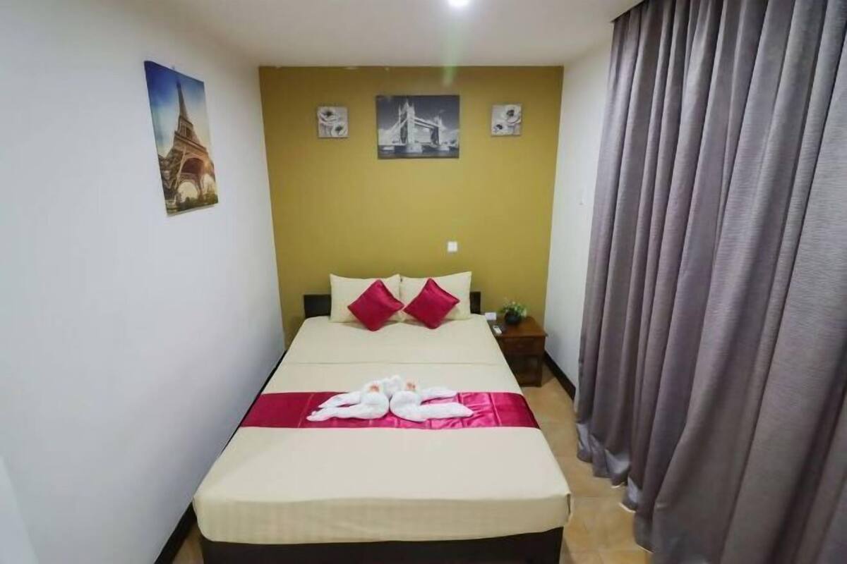 In-room safe, desk, free WiFi, bed sheets